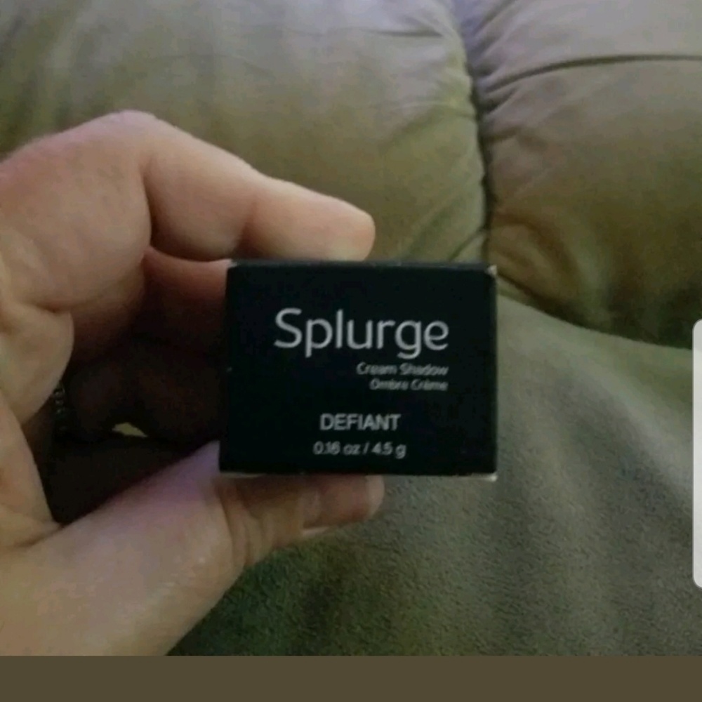 Younique Splurge Cream Shadow Defiant